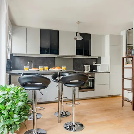 Eiffel Tower Elegant * Paris